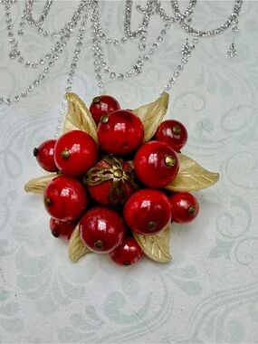 Vintage Glass Red Berry Cluster Brooch #cz609